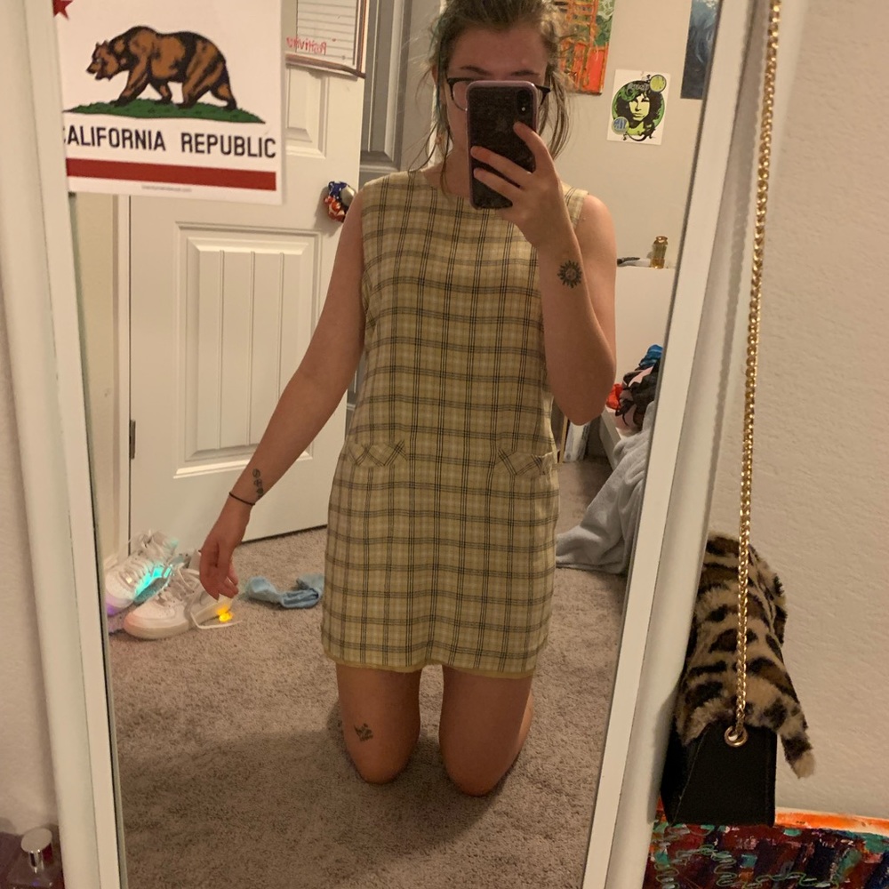 Dress - Picture 3 of 3